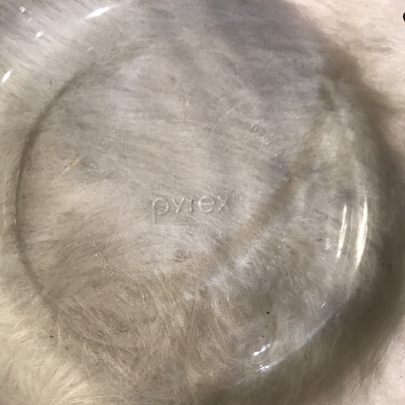 New Hello Kitty Pyrex 7 Cup Glass Bowl - Picture 4 of 6